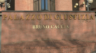 Torino, testamento milionario in tribunale: accuse di circonvenzione di incapace